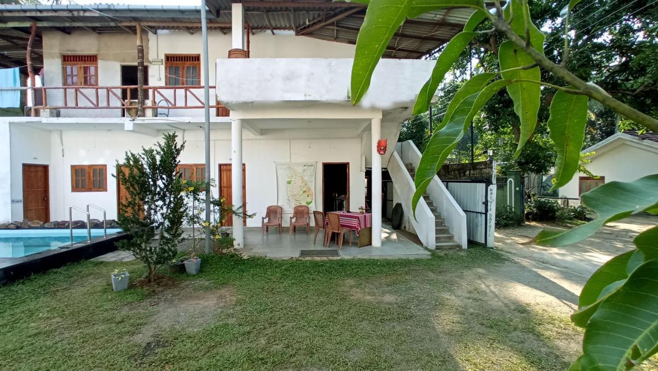 River Side & Swimming Pool Bed and Breakfast Udawalawe Exteriör bild