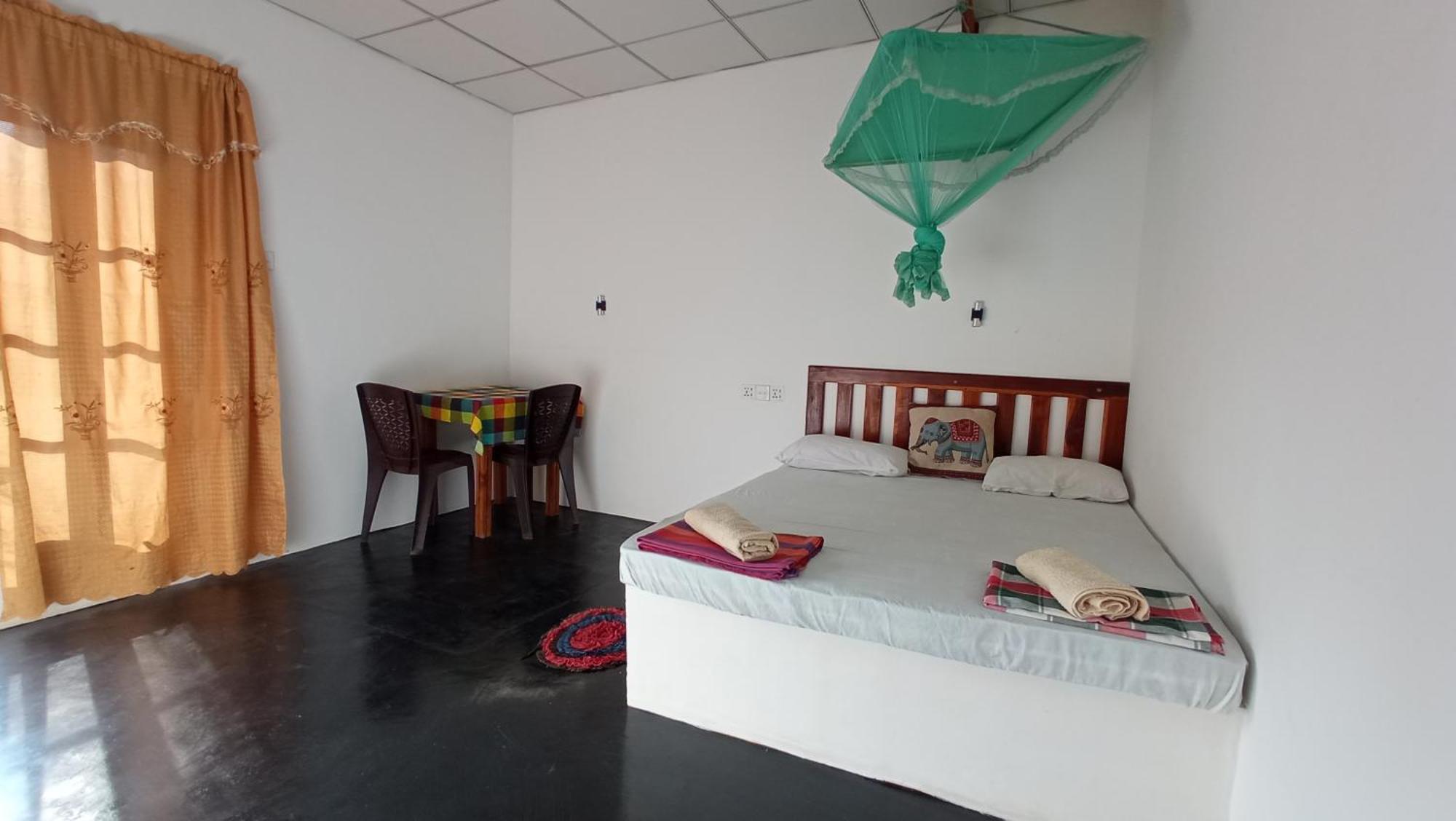 River Side & Swimming Pool Bed and Breakfast Udawalawe Exteriör bild