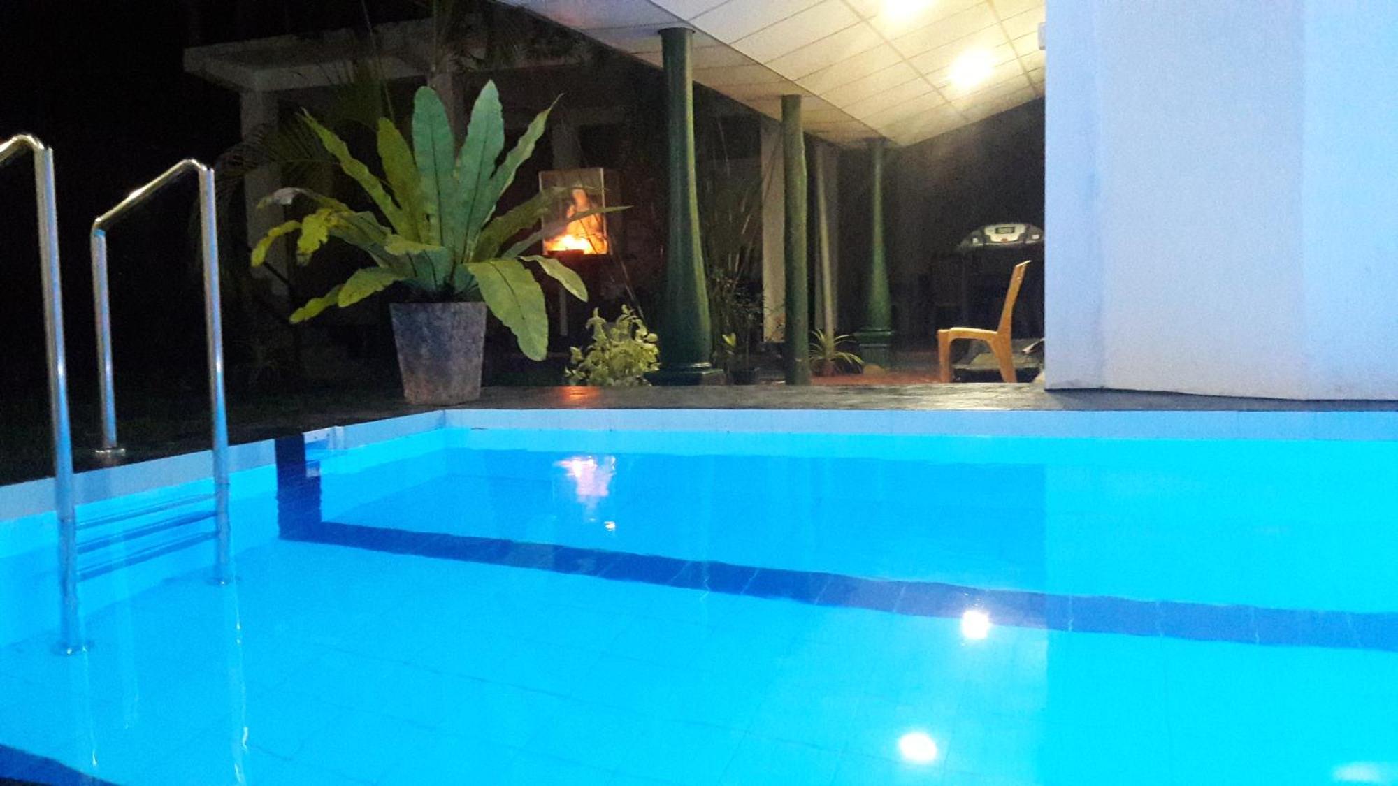 River Side & Swimming Pool Bed and Breakfast Udawalawe Exteriör bild